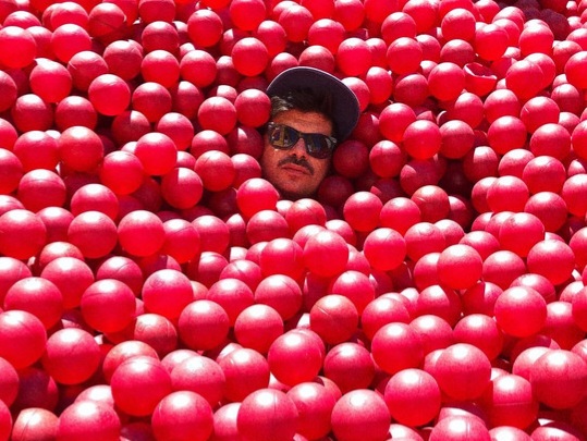 Intervista – Supertele, una ironica&nbsp;nostalgia