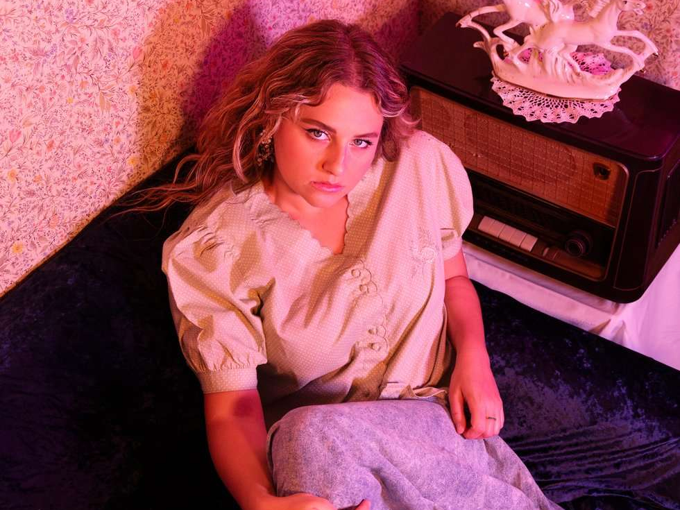 Lucrezia: torna con “Portami via”