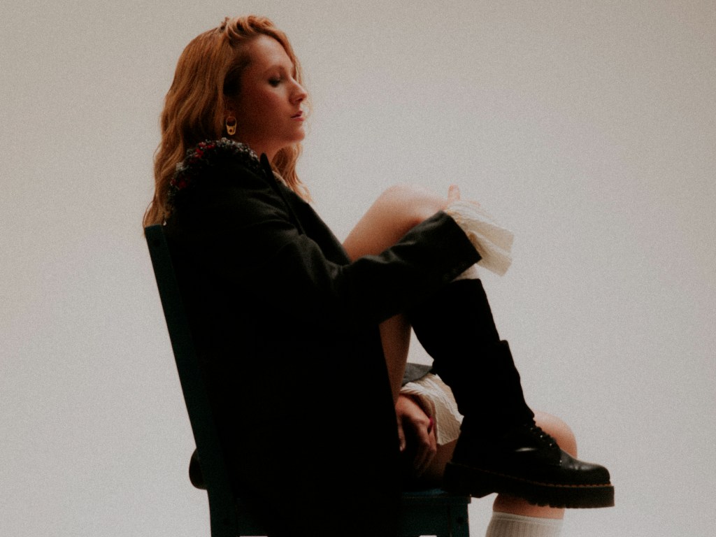 Giulia Mei, dopo “Bandiera” (XF2024) presenta il nuovo singolo “La vita è&nbsp;brutta”