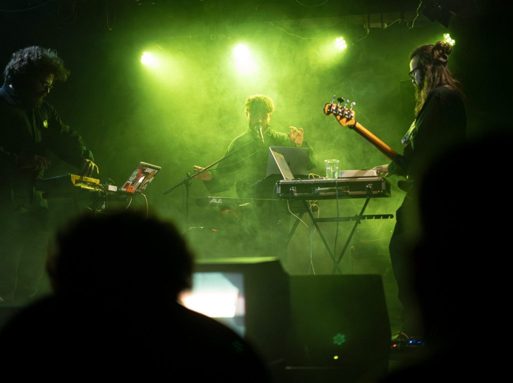 NoIndex: fuori”3024″, l’EP d’esordio del trio elettronico di&nbsp;Napoli