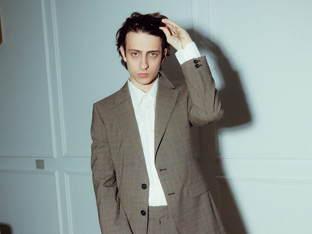 Sangiovanni torna con “luci allo xeno”, il nuovo&nbsp;singolo