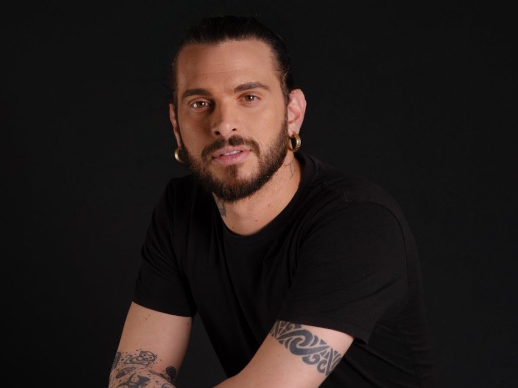 Rosario Canale: in radio il nuovo singolo “BACIAMI&nbsp;FORTE”