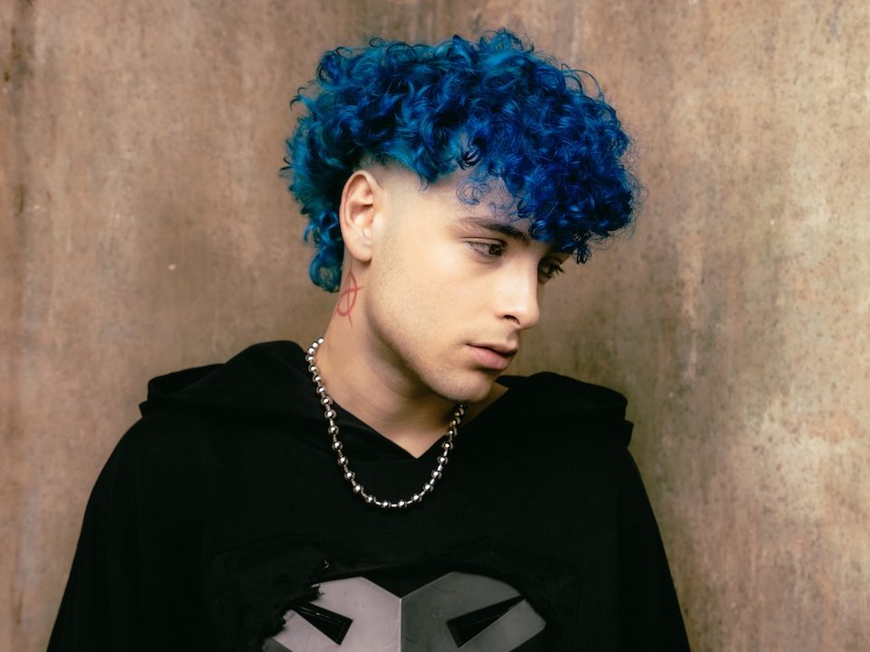 Plant continua il suo percorso da solista con “COME L’ARIA”