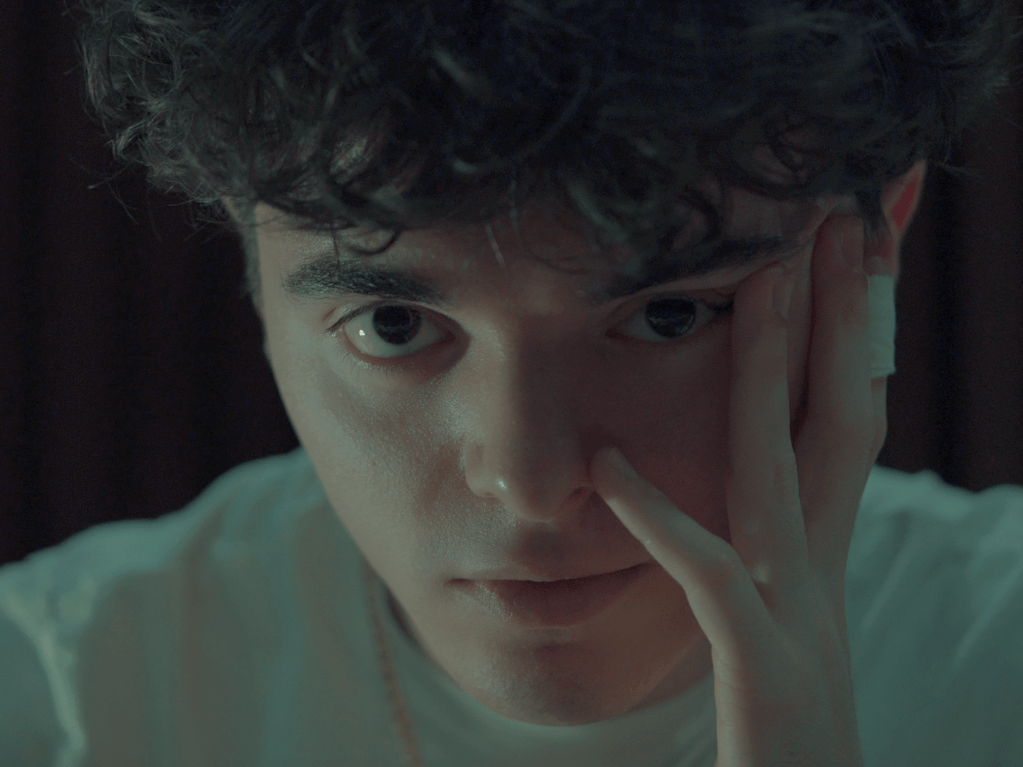 Lorenz Simonetti: il nuovo singolo “PARACADUTE” 