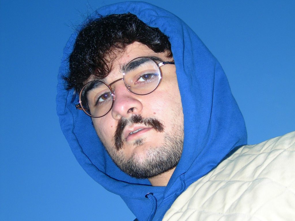 Teseghella: fuori il suo nuovo singolo “Ancora ancora&nbsp;ancora”