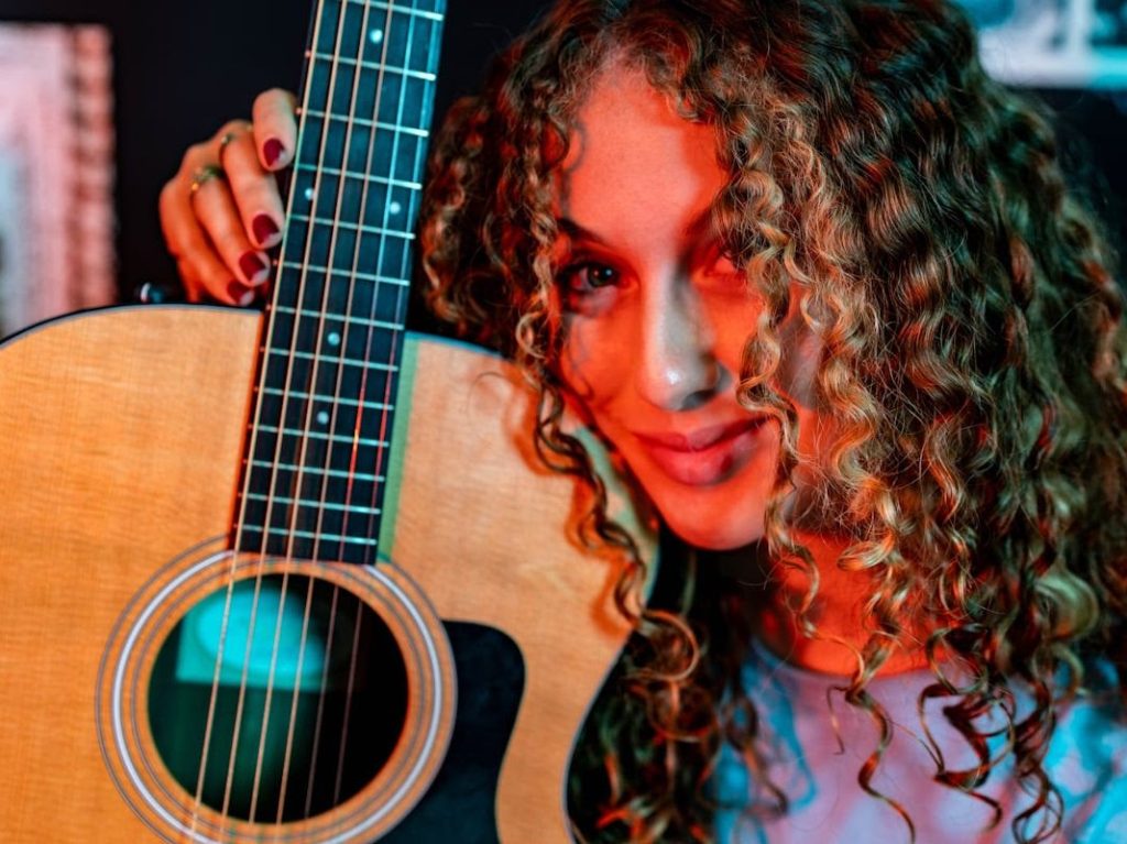 Alice Blasi: in radio il nuovo singolo “Ognuno per le&nbsp;sue”