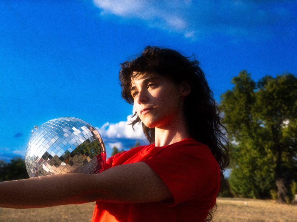 Daria Huber torna con il singolo “Musica&nbsp;Dance”