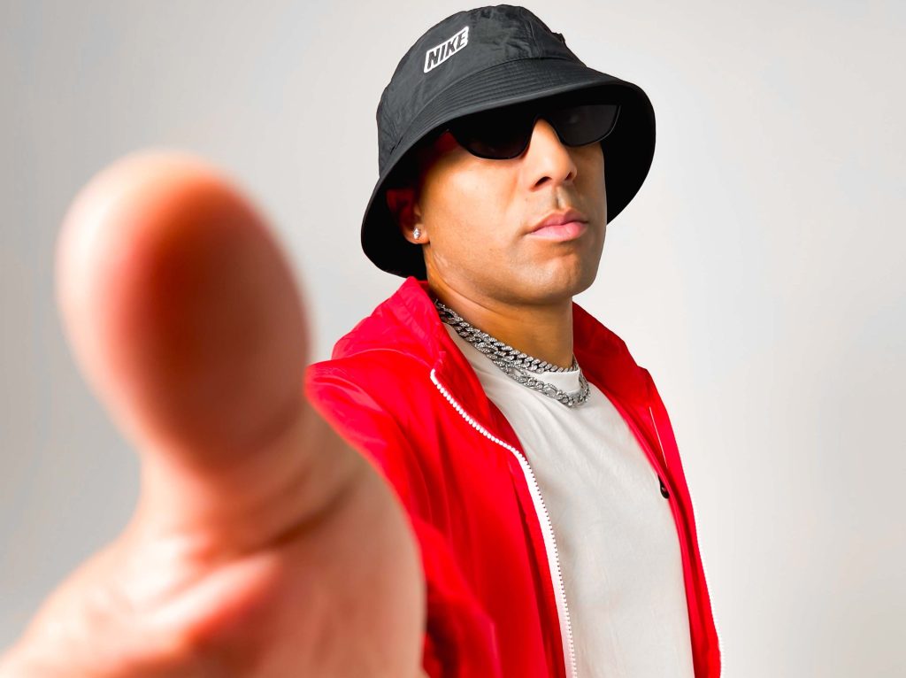 FRE: “AHI AHI AHI”, il nuovo singolo del rapper e producer milanese