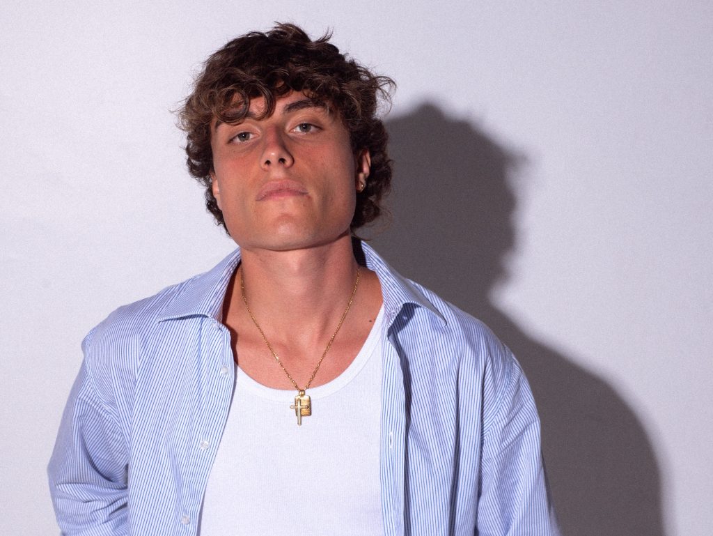 Seltsam: ”Scusa mamma” è tra i 24 brani selezionati per la nuova edizione di Sanremo Giovani&nbsp;2025