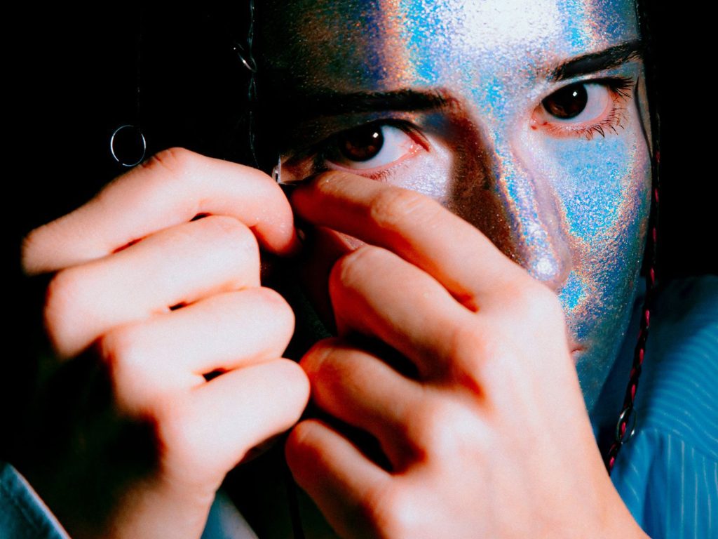 Asteria: “16 ANNI” anticipa “FERITE PER&nbsp;TUTTI”