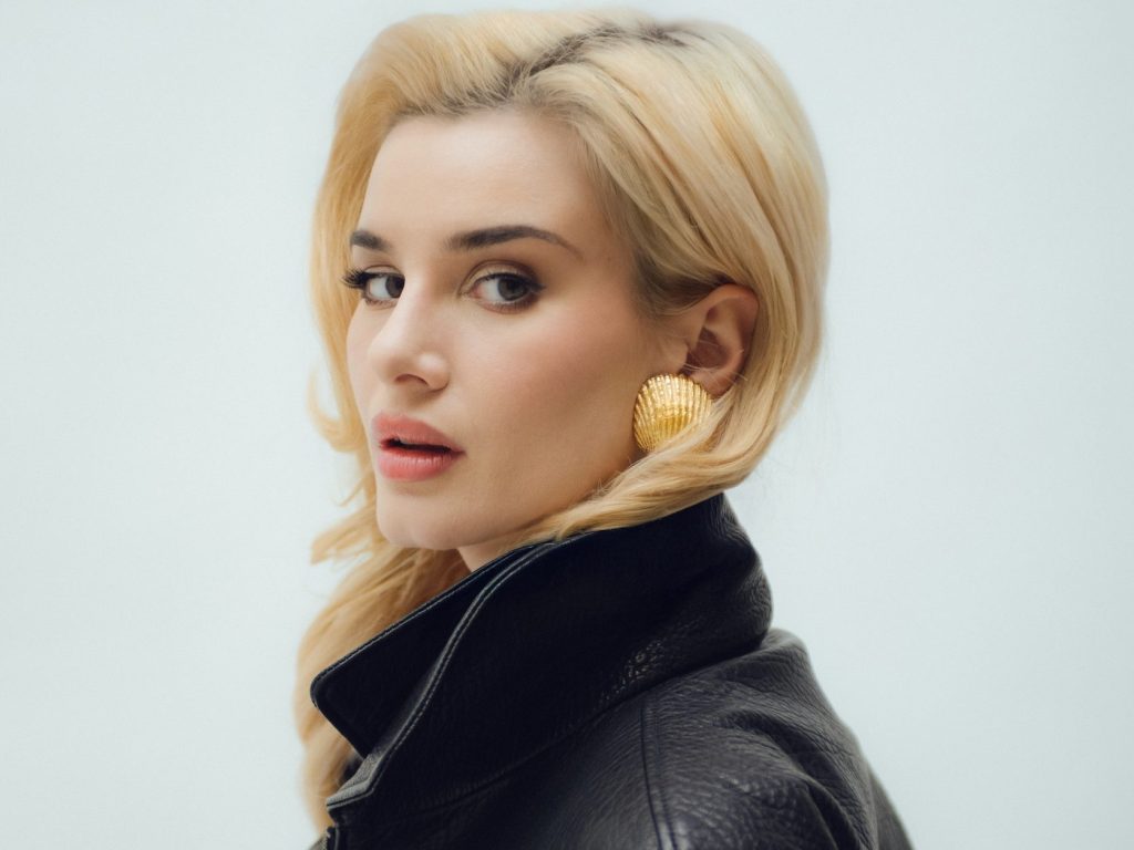 Beatrice Quinta: fuori “Amore Business”, il nuovo&nbsp;singolo