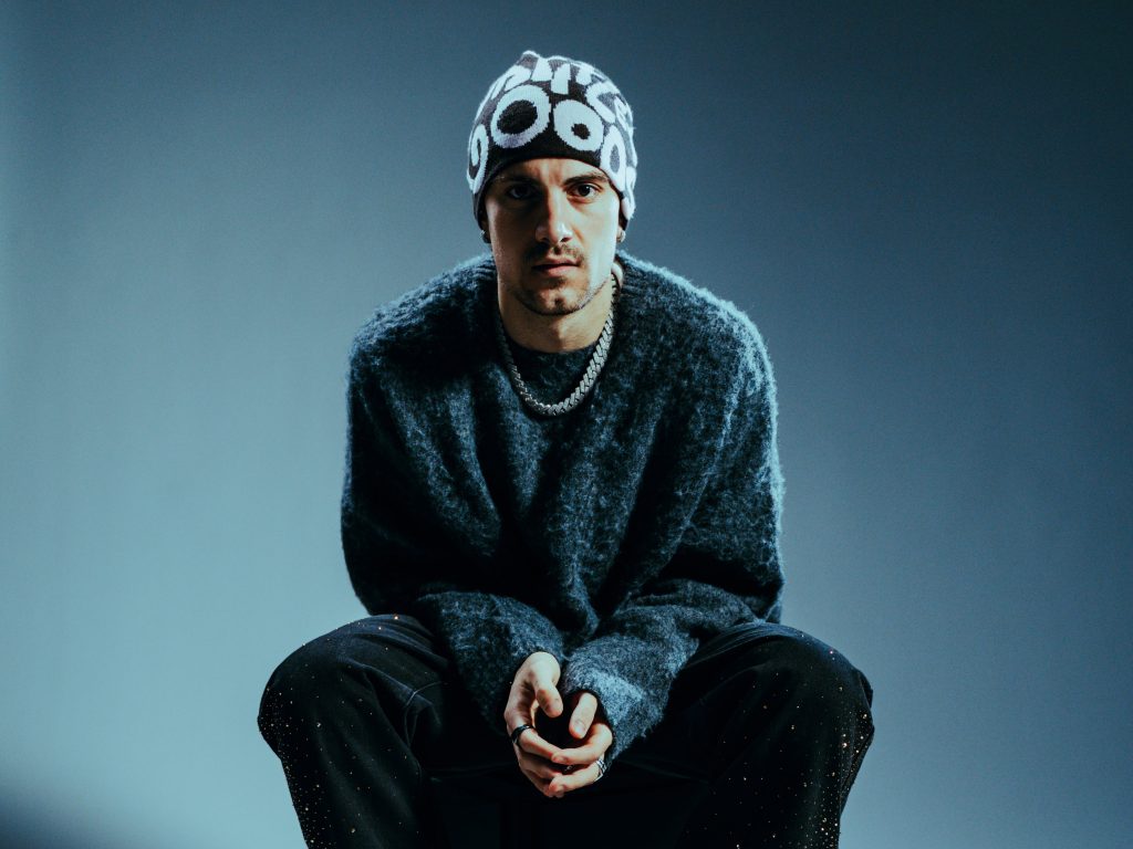 Moeh torna con “Attento”, il nuovo singolo