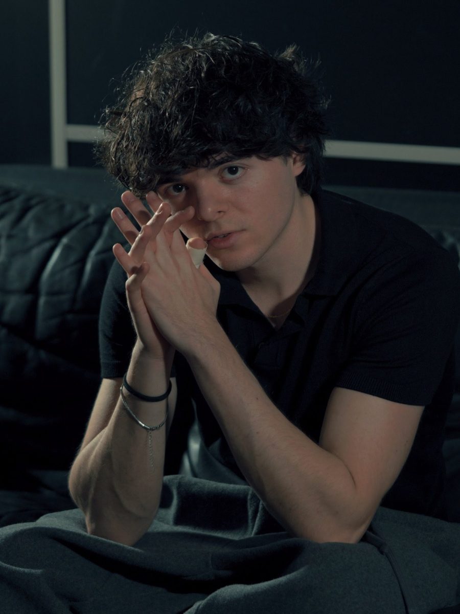 Lorenz Simonetti torna con il nuovo singolo “SE TE NE&nbsp;VAI”