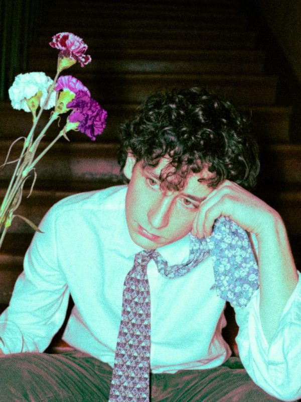 Mazzoli: “Sulle scale” è il suo nuovo&nbsp;singolo