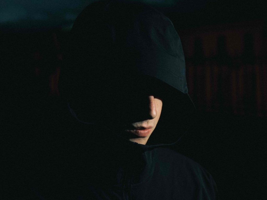 prima stanza a destra: “la ragazza che suonava il piano”, il nuovo&nbsp;EP