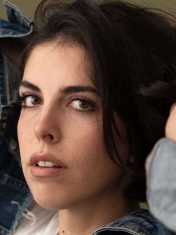 ROSSELLA: sui digital store e in radio “GIRASOLE D’INVERNO”
